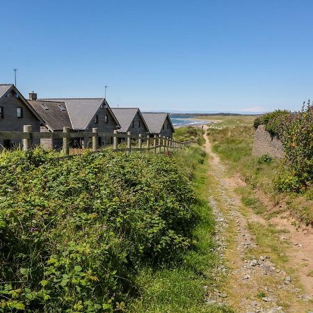 Fabulous Ground Floor Apt Adjacent To Beach Роснейгр Екстериор снимка