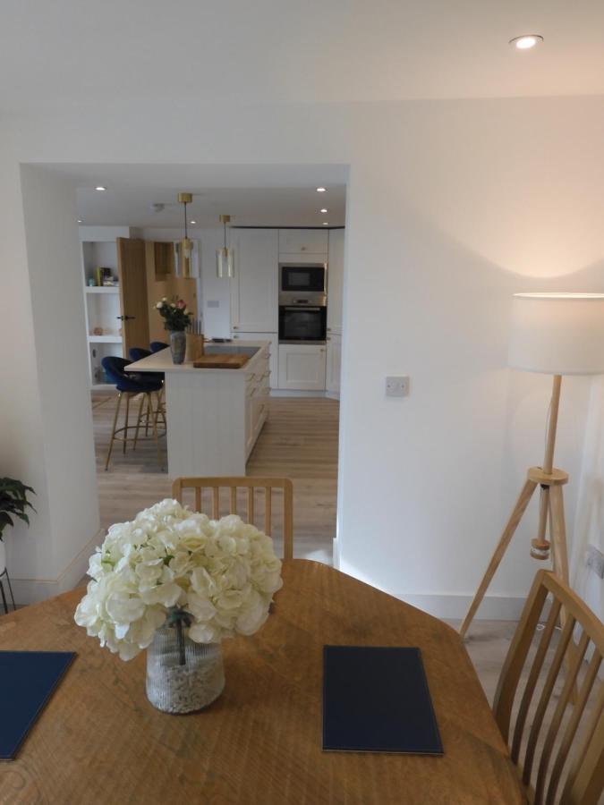 Fabulous Ground Floor Apt Adjacent To Beach Роснейгр Екстериор снимка